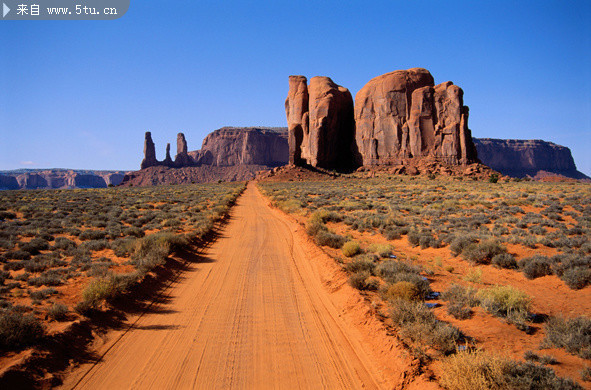 道路与山石_国外风景照片