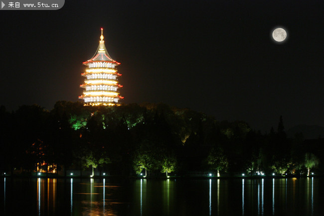 雷峰塔夜景图片