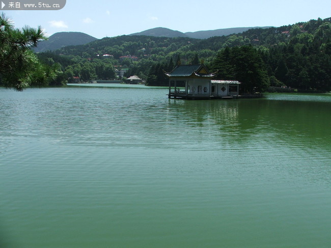 庐山如琴湖图片 湖畔风景摄影