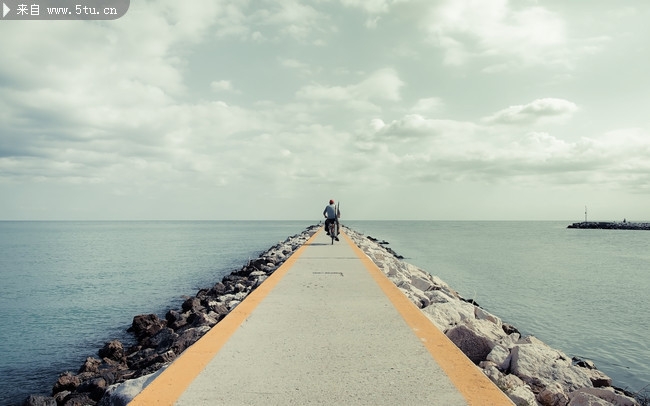 美丽的海洋图片 向海延伸的道路