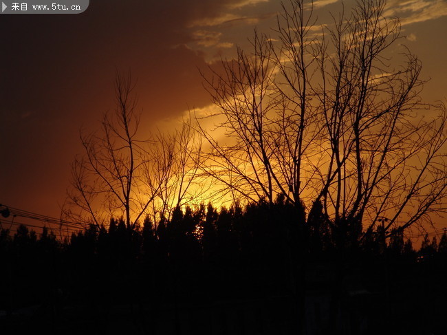 山林夕阳风景图片