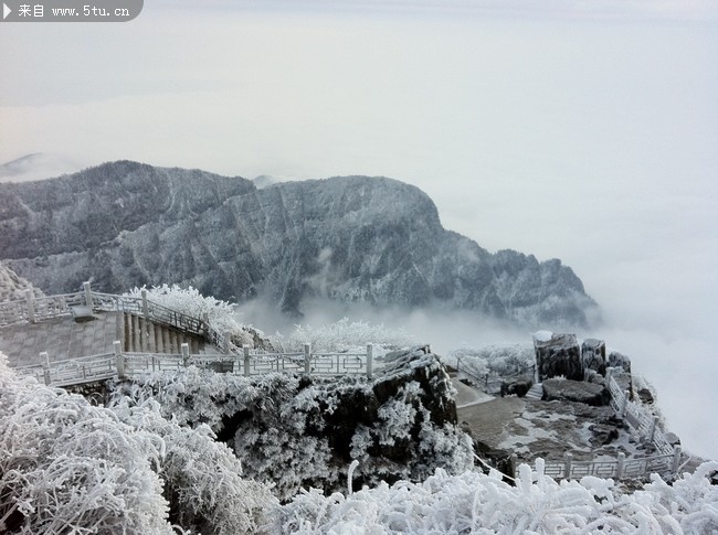 峨眉山雪景图片