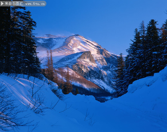 雪山景色素材图片