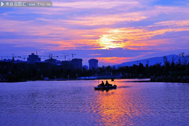 兴龙湖夕阳景观