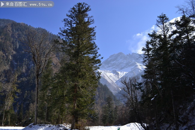 冬季雪山风景摄影图片