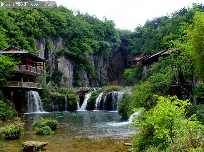 瀑布风景图片