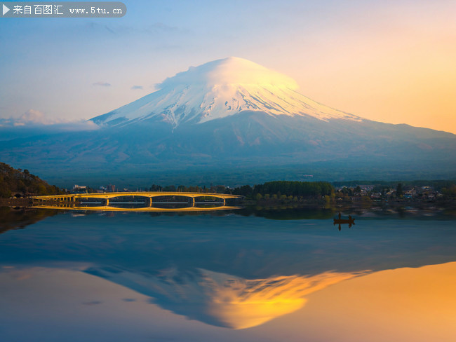 富士山下的湖