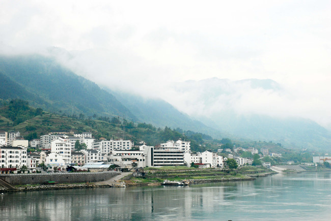 三峡两岸城市风景图片