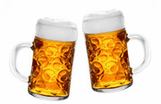 啤酒高清圖片 碰杯的圖片