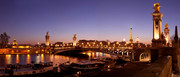 塞纳河与亚历山大三世桥夜景图片