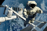 宇航员与卫星科技图片素材