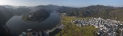 宽幅山水环绕的皖南村落风光摄影图片素材