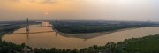 宽幅落日余晖下的建邦大桥全景