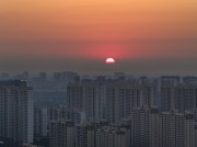 城市楼群的夕阳之歌