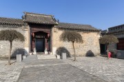 青砖灰瓦古建筑庭院
