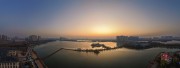 宽幅城市湖畔日出全景