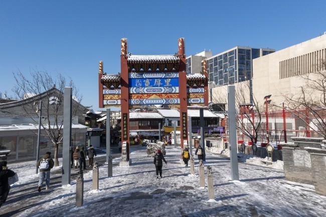 济南宽厚里雪景图片