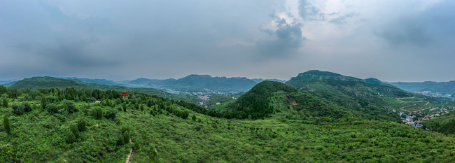 宽幅山区自然风光