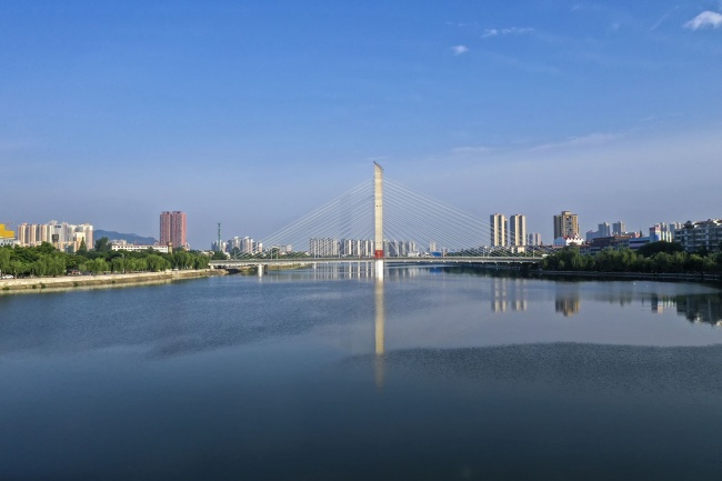 城市天际线与桥梁之美建筑风景图片下载