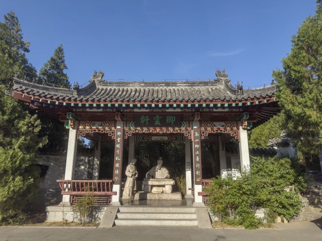古韵亭台人物雕塑