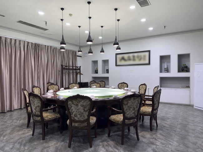 中式豪华包厢餐桌布置