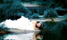 水边沉睡的新娘