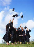 大学毕业的图片 扔学士帽 