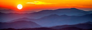 唯美连绵起伏的山脉夕阳风景图片