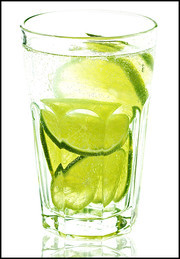 一杯柠檬水饮品高清图片