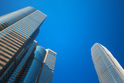 蓝天下的城市建筑高清图片