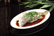 清蒸鲈鱼中餐菜品摄影