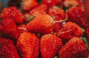 草莓的摄影图片高清